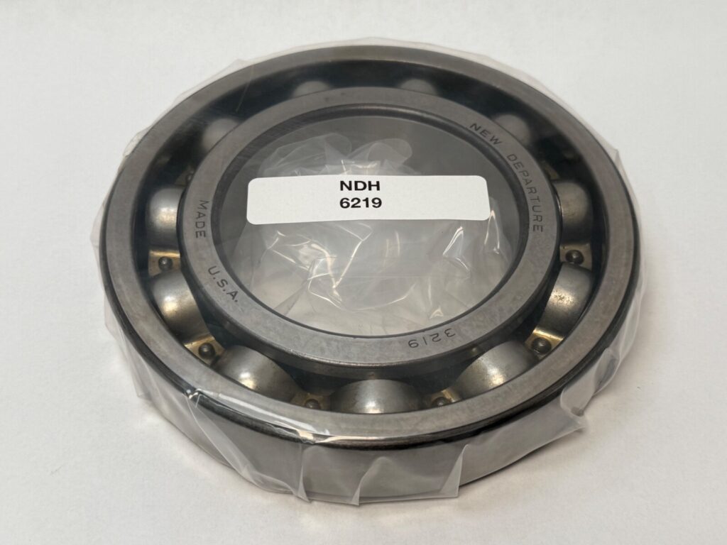 NDH 6219 Open Deep Groove Ball Bearing. Robust single row ball bearing designed for heavy industrial loads. Featuring 95mm ID 170mm OD 32mm Width, with a high 133 kN dynamic load capacity.