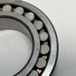 Spherical roller bearing – Straight Bore, 90 mm ID, 160 mm OD, 40 mm Width, Open, CN Internal clearance.