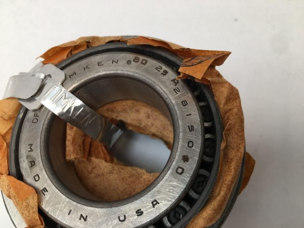 Tapered Roller Bearing – 1.5000 in Bore, 0.7500 in Cone Width, 3.1510 Cup Outer Diameter, class 2, Case-Hardened Steel.