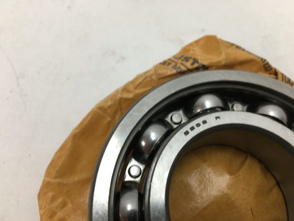 Ball bearing – Straight Bore, 40 mm ID, 80 mm OD, 18 mm Width, Open, With Snap Ring.