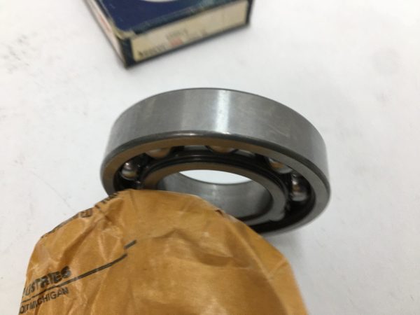 Ball bearing – Straight Bore, 40 mm ID, 80 mm OD, 18 mm Width, Open, With Snap Ring.