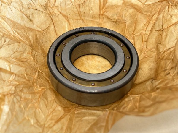 Spherical Roller Bearing – Straight Bore, 30 mm ID, 62 mm OD, 16 mm Width, Open, CN Internal clearance
