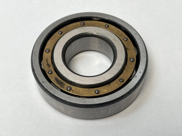 SKF 20306M Single Row Spherical Roller Bearing (Barrel type). 30mm ID 72mm OD 19mm Width. Machined Brass Cage (M). Self-aligning capability.