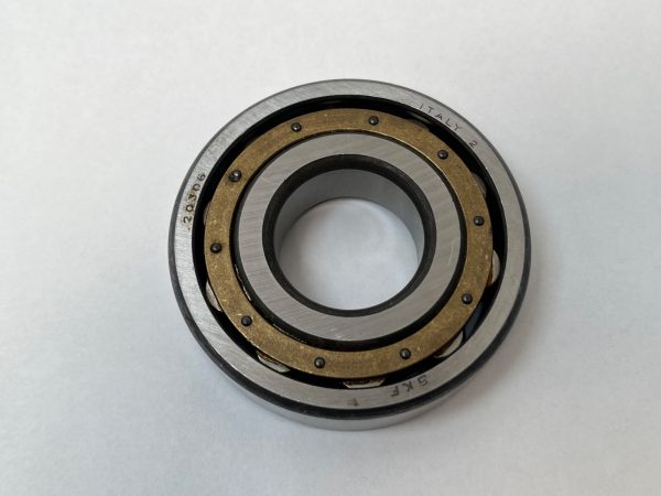 SKF 20306M Single Row Spherical Roller Bearing (Barrel type). 30mm ID 72mm OD 19mm Width. Machined Brass Cage (M). Self-aligning capability.