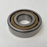 SKF 20306M Single Row Spherical Roller Bearing (Barrel type). 30mm ID 72mm OD 19mm Width. Machined Brass Cage (M). Self-aligning capability.