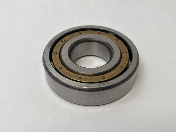 SKF 20306M Single Row Spherical Roller Bearing (Barrel type). 30mm ID 72mm OD 19mm Width. Machined Brass Cage (M). Self-aligning capability.