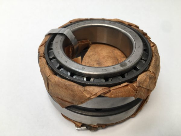 Tapered Roller Bearing – 2.2500 in Bore, 3.9370 in Cup Outer Diameter, class 2, Case-Hardened Steel.