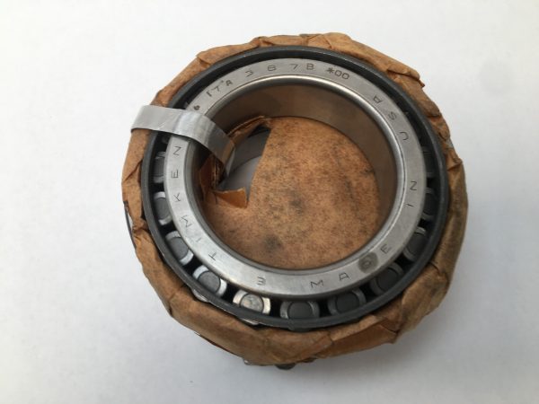 Tapered Roller Bearing – 2.2500 in Bore, 3.9370 in Cup Outer Diameter, class 2, Case-Hardened Steel.