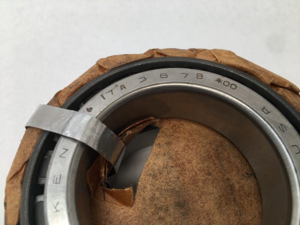 Tapered Roller Bearing – 2.2500 in Bore, 3.9370 in Cup Outer Diameter, class 2, Case-Hardened Steel.