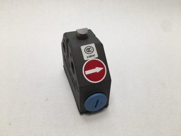 BALLUFF BNS 813-FD-60-183 Mechanical Limit Switch BNS813FD60183
