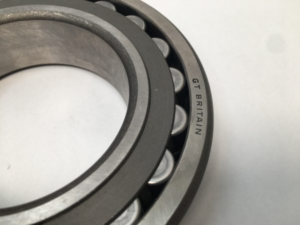 Spherical Roller Bearing – Straight Bore, 80 mm ID, 140 mm OD, 33 mm Width, Open, C4 Internal clearance.