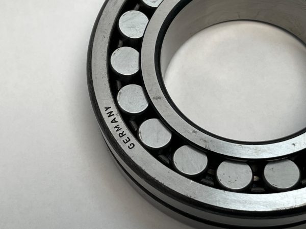 Spherical Roller Bearing – Straight Bore, 65 mm ID, 120 mm OD, 31 mm Width, Open, CN Internal clearance