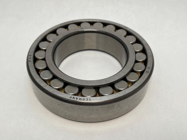 Spherical Roller Bearing – Straight Bore, 75 mm ID, 130 mm OD, 31 mm Width, Open, CN Internal clearance.