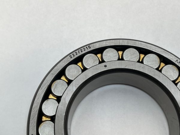 Spherical Roller Bearing – Straight Bore, 75 mm ID, 130 mm OD, 31 mm Width, Open, CN Internal clearance.