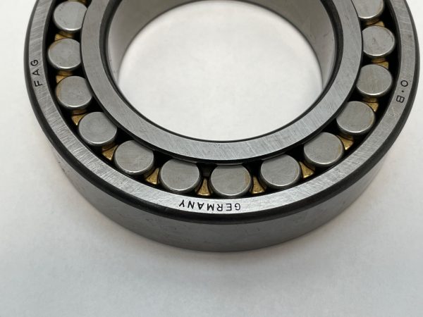 Spherical Roller Bearing – Straight Bore, 75 mm ID, 130 mm OD, 31 mm Width, Open, CN Internal clearance.