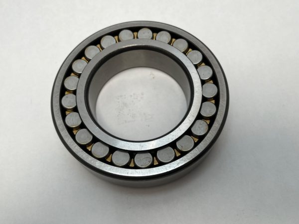 Spherical Roller Bearing – Straight Bore, 75 mm ID, 130 mm OD, 31 mm Width, Open, CN Internal clearance.