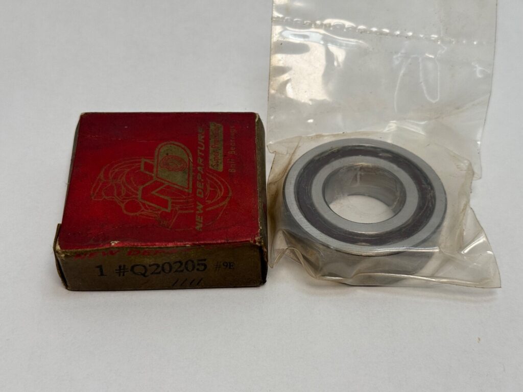 NDH Q20205-9E Angular Bearing 7205-C-P2 Q-20205-9E 25x52x15 mm