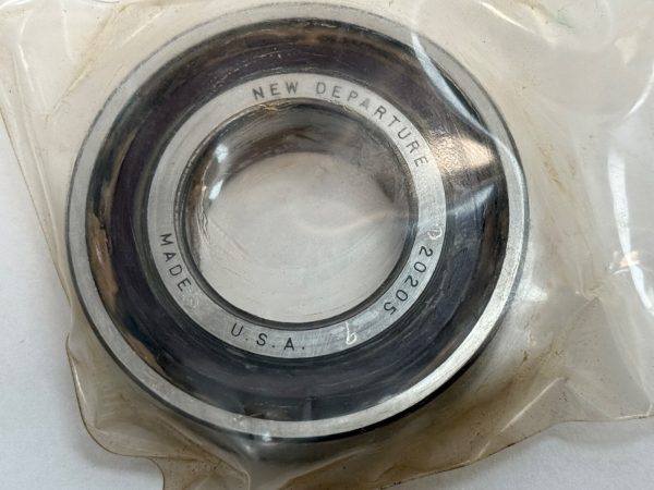 NDH Q20205-9E Angular Bearing 7205-C-P2 Q-20205-9E 25x52x15 mm