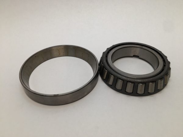 Tapered Roller Bearing – 2.5000″ Bore, 4.331″ Cup Outer Diameter, 1.0000″ Cup Width, 1.2500″ Cone Width, class 3, Case-Carburized Steel.