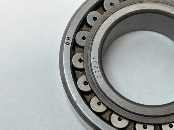 Spherical Roller Bearing – Straight Bore, 45 mm ID, 85 mm OD, 23 mm Width, Open, CN Internal clearance.