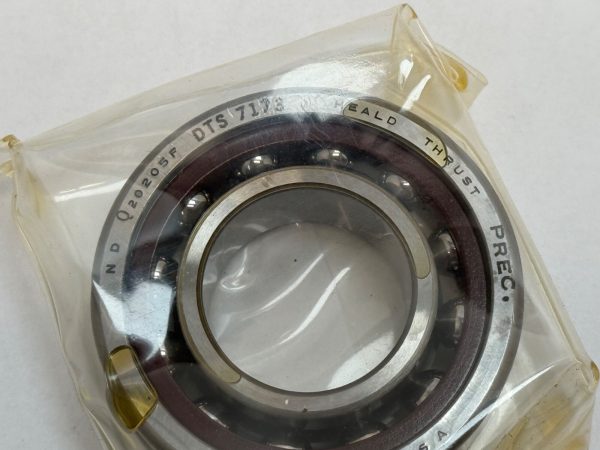 NDH Q20205F Angular Contact Ball Bearing (25mm ID, 52mm OD, 15mm Width). Heritage “Q” series designed for precise axial and radial load handling in US machinery.