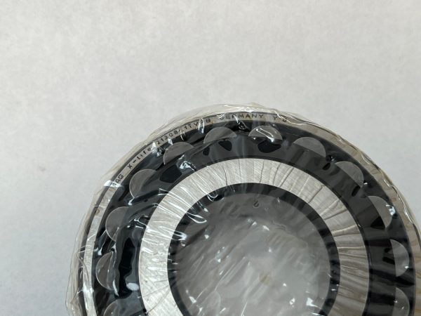 Spherical Roller Bearing – Straight Bore, 40 mm ID, 90 mm OD, 23 mm Width, Open, CN Internal clearance