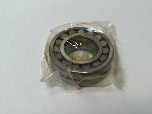 Spherical Roller Bearing – Straight Bore, 30 mm ID, 62 mm OD, 20 mm Width, Open, CN Internal clearance.