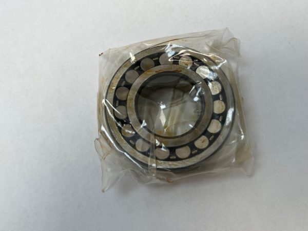 Spherical Roller Bearing – Straight Bore, 30 mm ID, 62 mm OD, 20 mm Width, Open, CN Internal clearance.