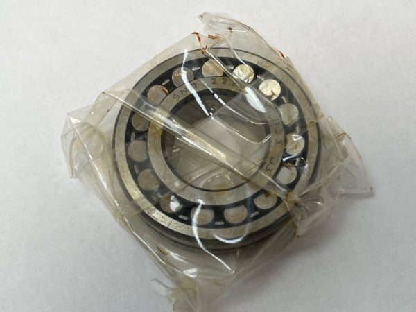 Spherical Roller Bearing – Straight Bore, 30 mm ID, 62 mm OD, 20 mm Width, Open, CN Internal clearance.