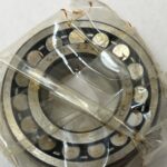Spherical Roller Bearing – Straight Bore, 30 mm ID, 62 mm OD, 20 mm Width, Open, CN Internal clearance.