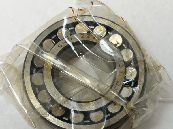 Spherical Roller Bearing – Straight Bore, 30 mm ID, 62 mm OD, 20 mm Width, Open, CN Internal clearance.