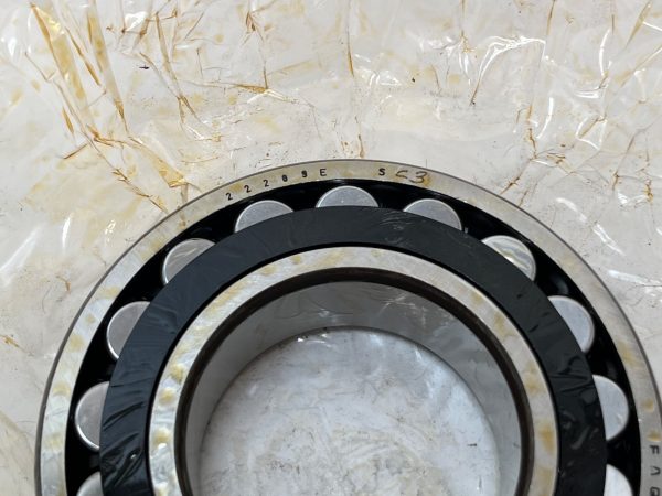 Spherical Roller Bearing – Straight Bore, 45mm ID, 85mm OD, 23mm Width, Open, C3 Clearance, Polyamide Cage.