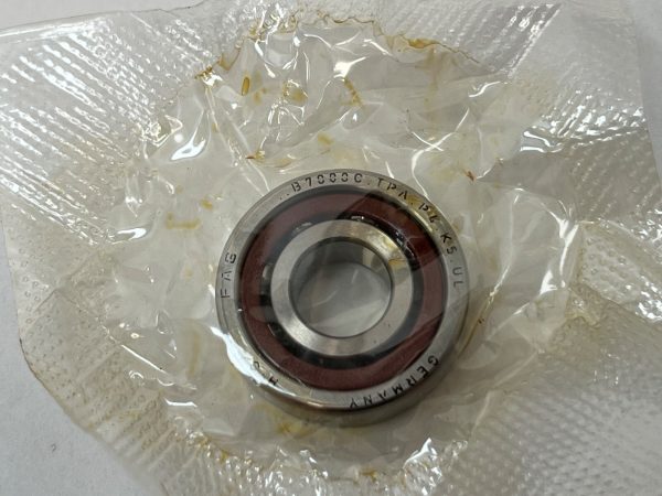 Angular contact bearings – 10 mm ID, 26 mm OD, 8 mm Width, Open, 15°, Light preload.