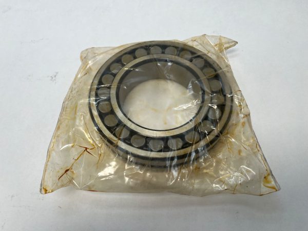 Spherical Roller Bearing – Straight Bore, 75 mm ID, 130 mm OD, 31 mm Width, Open, CN Internal clearance.