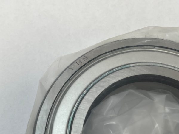 FAG 6212.2ZR Double Shield Deep Groove Ball Bearing. Heavy-duty single row bearing with 60mm ID 110mm OD 22mm Width. Shielded for contaminant protection and pre-lubricated.