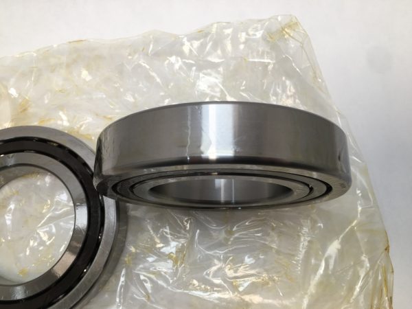Angular Contact Ball Bearing – 70 mm ID, 125 mm OD, 24 mm Width, Open, 25° Contact Angle, Light Preload.