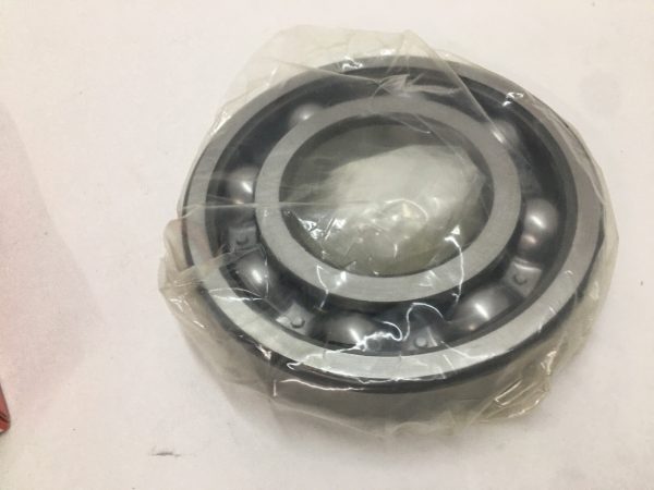 Deep Groove Ball Bearing – Straight Bore, 70 mm ID, 150 mm OD, 35 mm Width, Open, Without Snap Ring