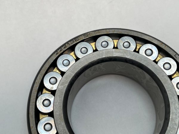 Spherical roller bearing – Straight Bore, 65 mm ID, 120 mm OD, 31 mm Width, Open, C4 Internal clearance.