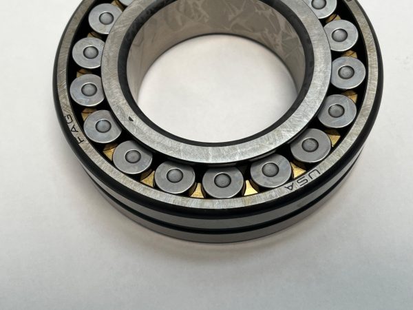 Spherical roller bearing – Straight Bore, 65 mm ID, 120 mm OD, 31 mm Width, Open, C4 Internal clearance.