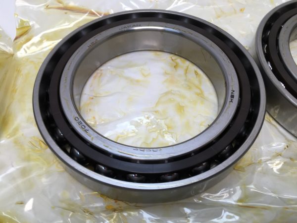 Angular contact bearings – 100 mm ID, 150 mm OD, 24 mm Width, Open, 15°, Light preload.