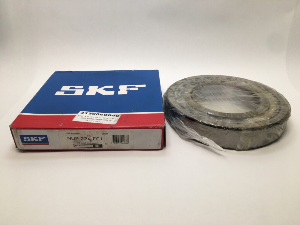 Cylindrical Roller Bearing – Straight Bore, 120 mm ID, 215 mm OD, 40 mm Width, 1 Row, CN Internal Clearance.