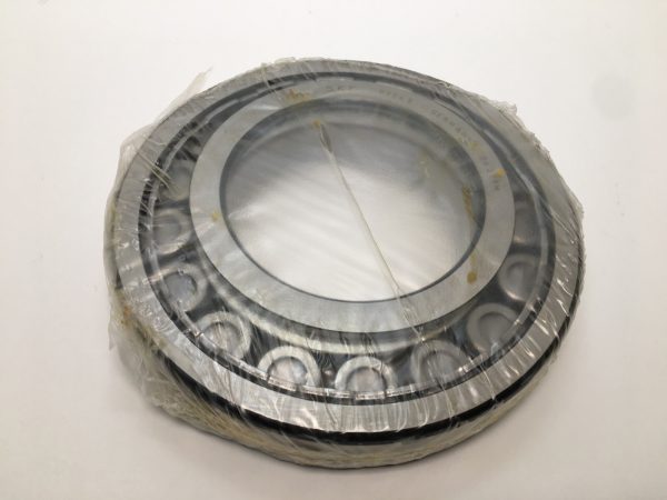 Cylindrical Roller Bearing – Straight Bore, 120 mm ID, 215 mm OD, 40 mm Width, 1 Row, CN Internal Clearance.