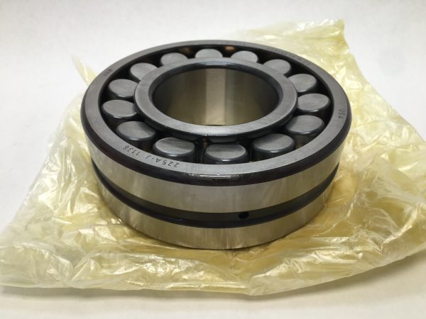 Spherical Roller Bearing – Straight Bore, 70 mm ID, 150 mm OD, 51 mm Width, Open, C3 Internal Clearance.