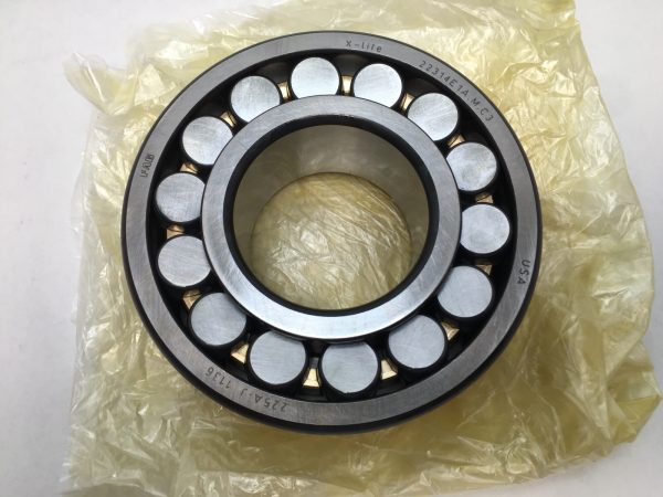 Spherical Roller Bearing – Straight Bore, 70 mm ID, 150 mm OD, 51 mm Width, Open, C3 Internal Clearance.