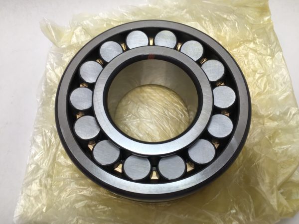 Spherical Roller Bearing – Straight Bore, 70 mm ID, 150 mm OD, 51 mm Width, Open, C3 Internal Clearance.