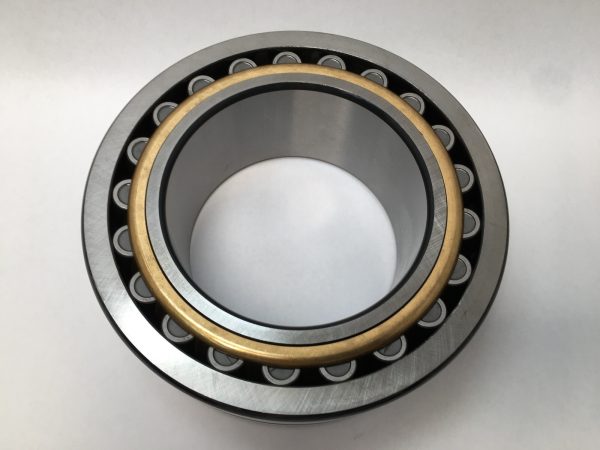 Spherical Roller Bearing – Straight Bore, 130 mm ID, 210 mm OD, 80 mm Width, Open, C3 Internal clearance
