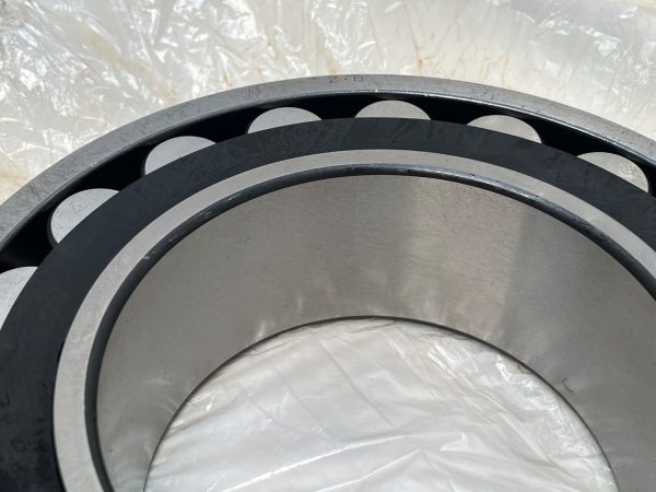 Spherical Roller Bearing – Tapered Bore, 120 mm ID, 215 mm OD, 58 mm Width, Open, CN Internal clearance.