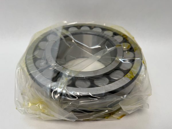 Spherical Roller Bearing – Straight Bore, 110 mm ID, 200 mm OD, 69.8 mm Width, Open, CN Internal Clearance.