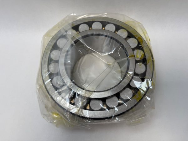 Spherical Roller Bearing – Straight Bore, 110 mm ID, 200 mm OD, 69.8 mm Width, Open, CN Internal Clearance.