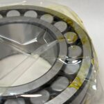 Spherical Roller Bearing – Straight Bore, 110 mm ID, 200 mm OD, 69.8 mm Width, Open, CN Internal Clearance.
